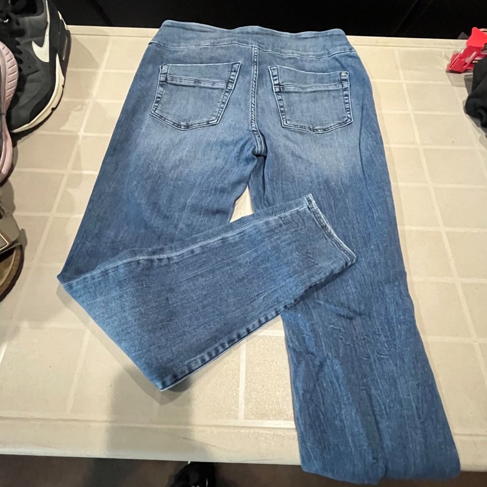 Rock & Republic pull on jeans size 12 M